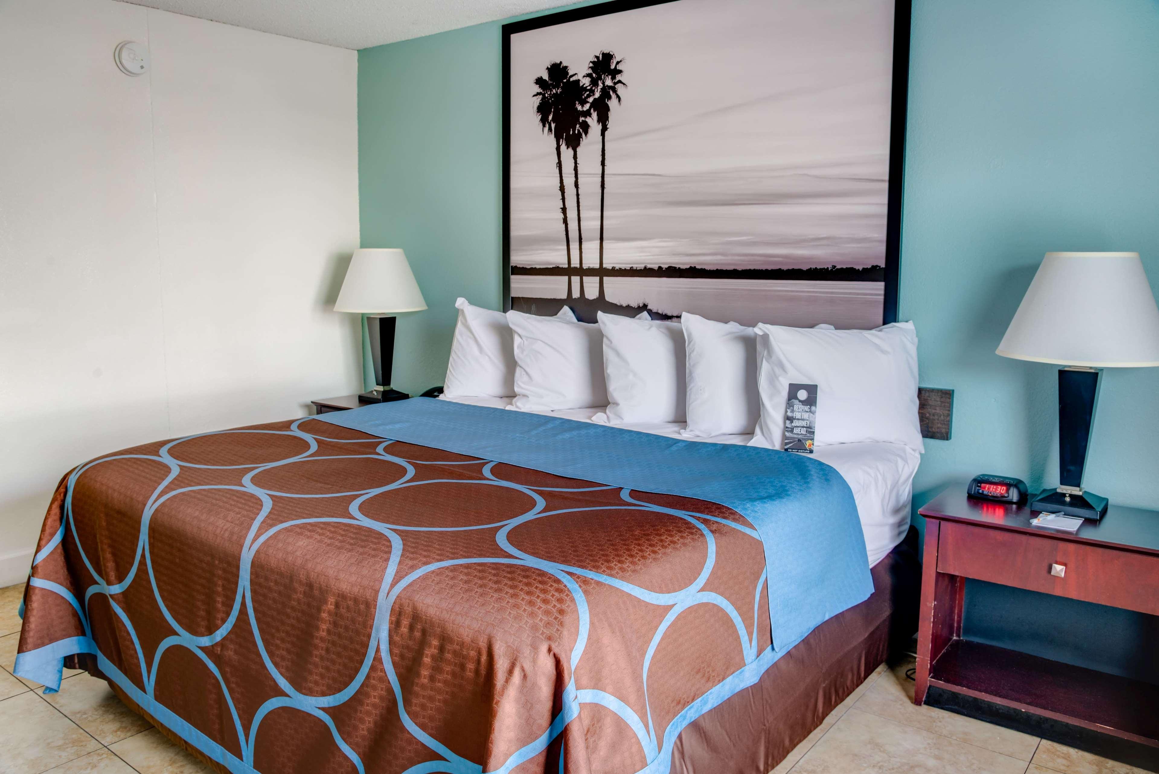Super 8 By Wyndham St. Petersburg Hotel Ngoại thất bức ảnh