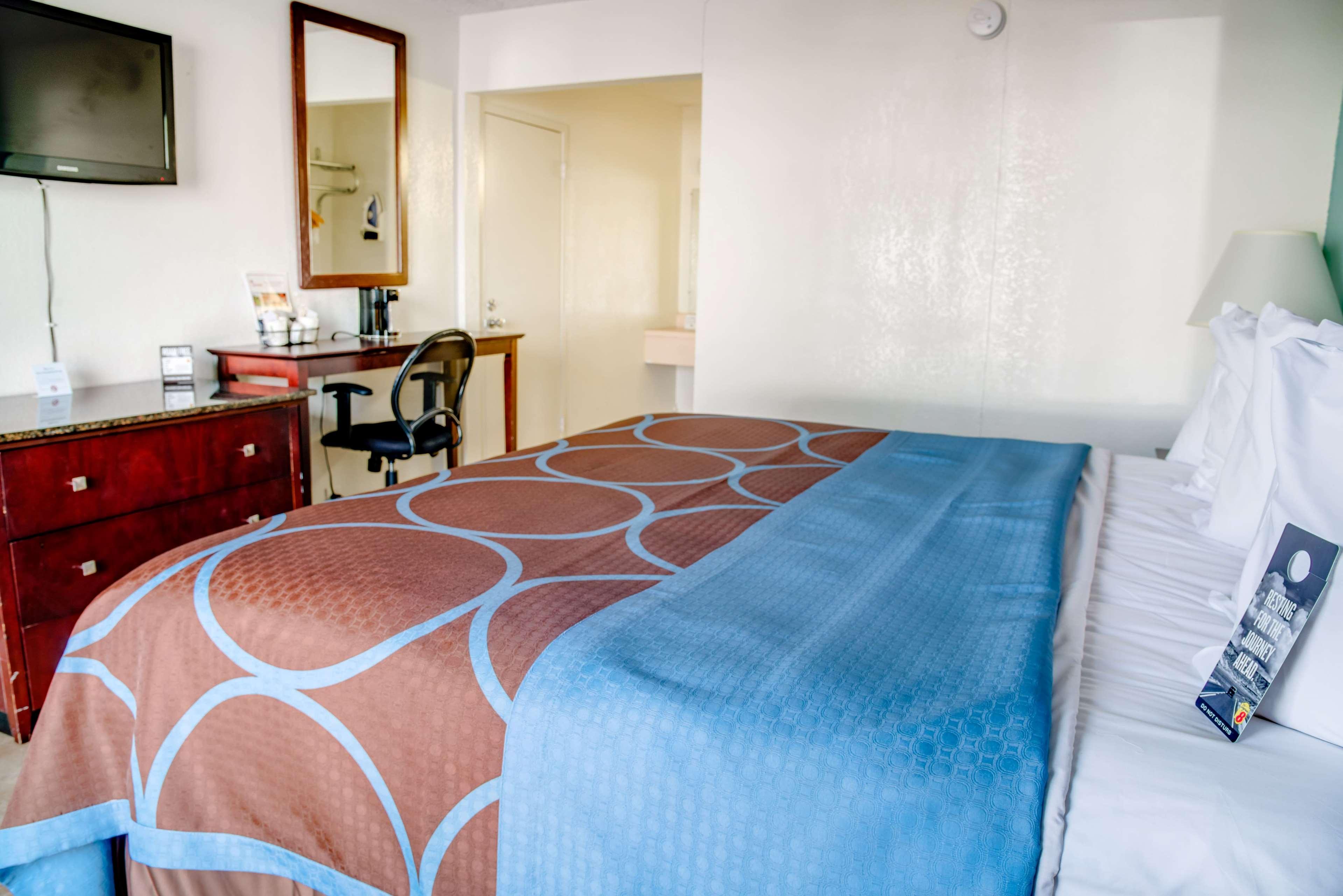 Super 8 By Wyndham St. Petersburg Hotel Ngoại thất bức ảnh