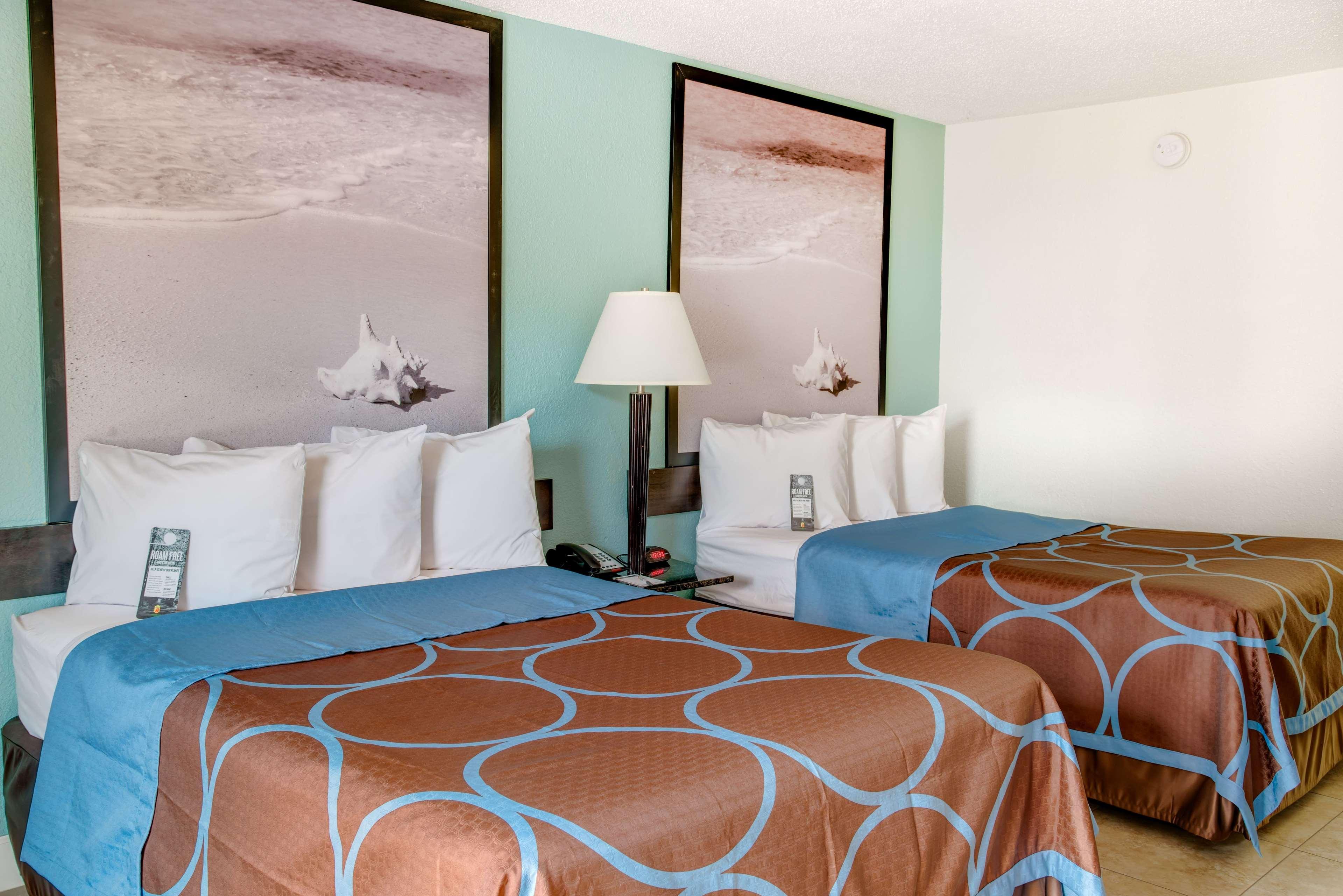 Super 8 By Wyndham St. Petersburg Hotel Ngoại thất bức ảnh