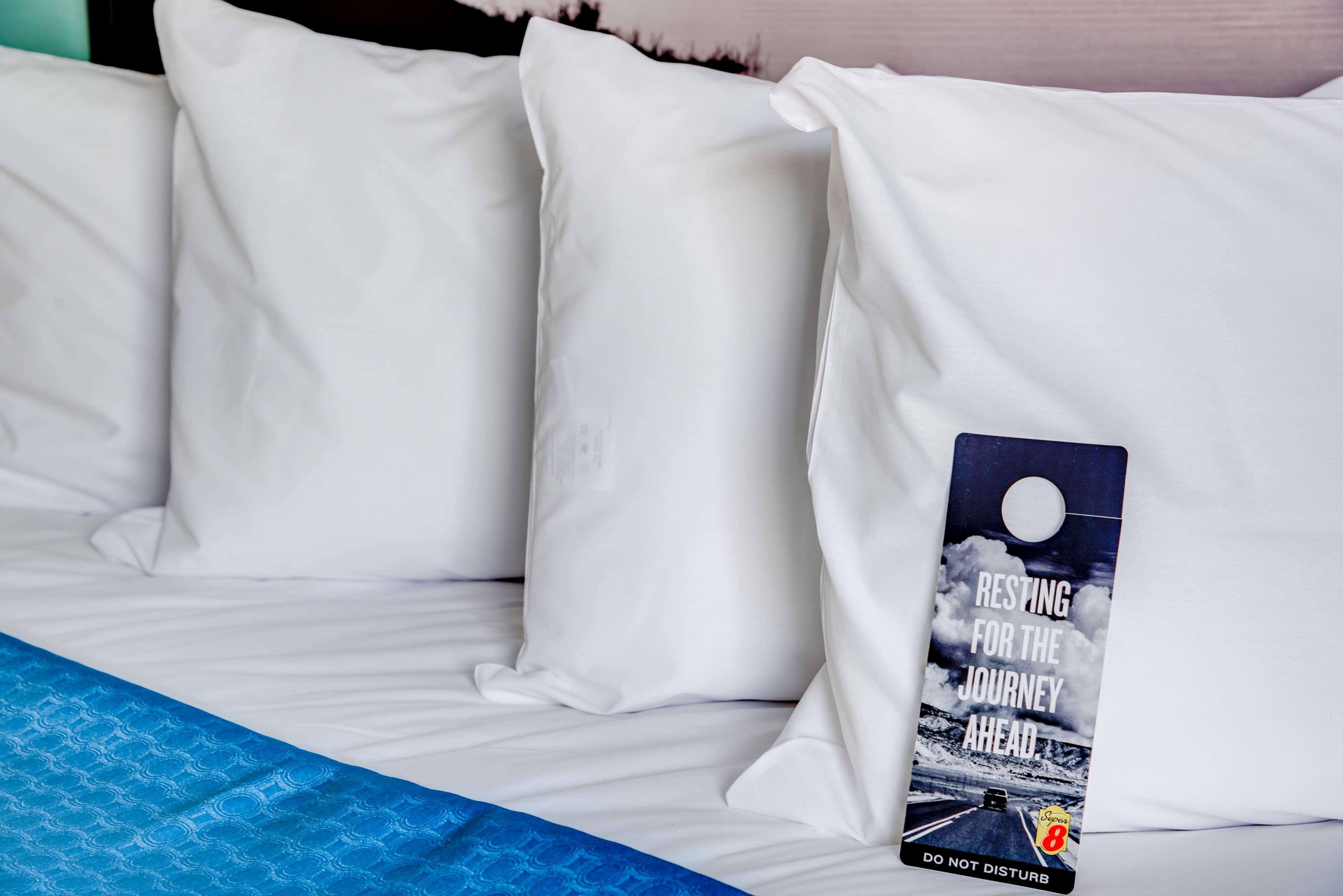 Super 8 By Wyndham St. Petersburg Hotel Ngoại thất bức ảnh