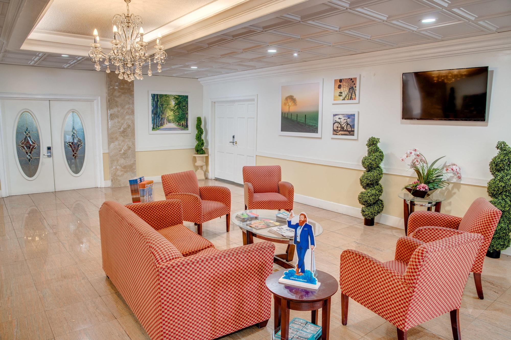 Super 8 By Wyndham St. Petersburg Hotel Ngoại thất bức ảnh