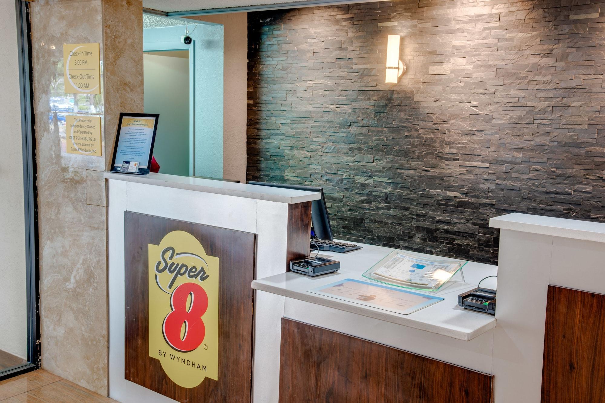 Super 8 By Wyndham St. Petersburg Hotel Ngoại thất bức ảnh