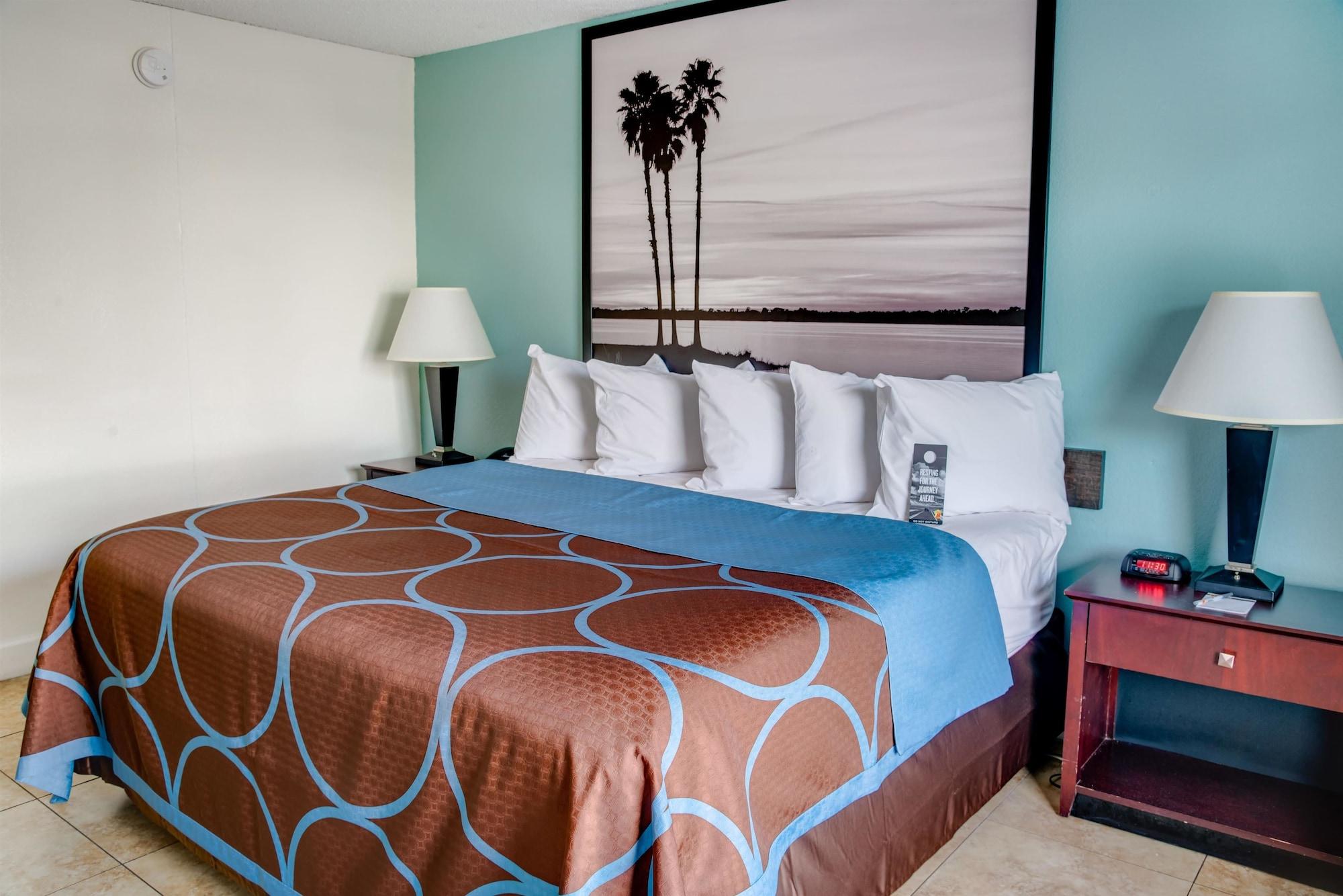 Super 8 By Wyndham St. Petersburg Hotel Ngoại thất bức ảnh